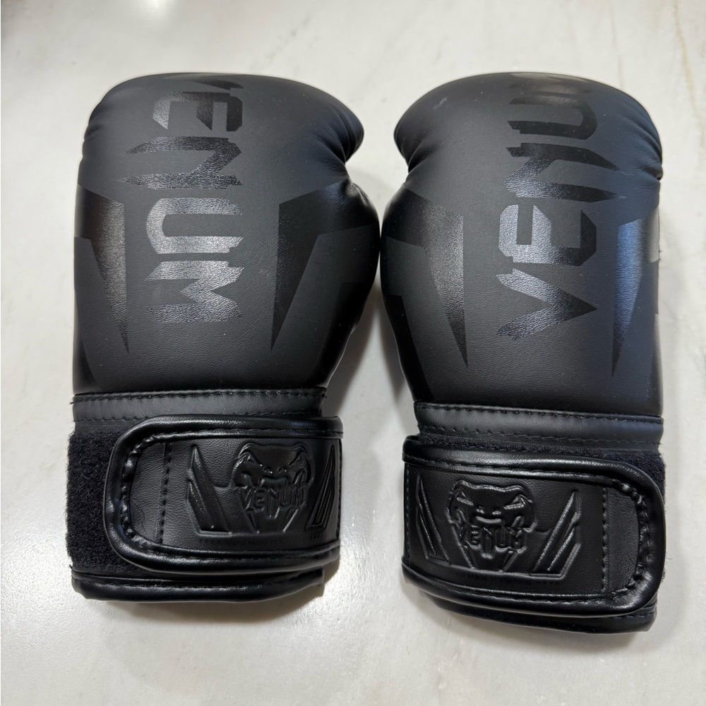 Venum Elite Boxing Gloves Kids Matte Black Medium